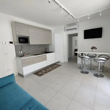 Apartment Modern Flat With Swimming Pool By The Beach