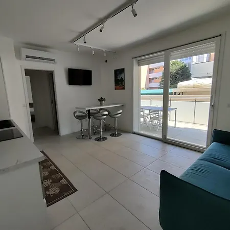Modern Flat With Swimming Pool By The Beach * Caorle